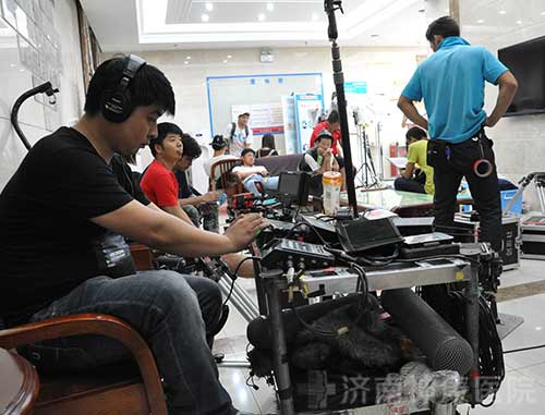 在济南神康医院取景拍摄的电影《下半场》上映