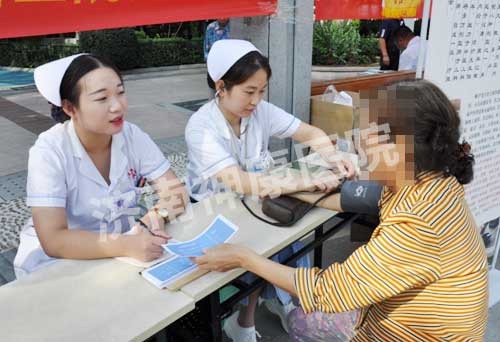 济南神康医院义诊活动进社区 便民服务暖人心